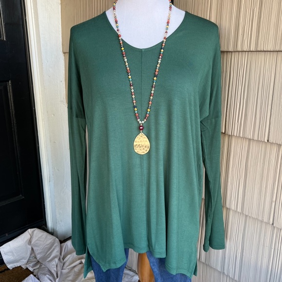 NWT Double Zero Forest green loose fit long vneck long sleeved blouse - Picture 1 of 3